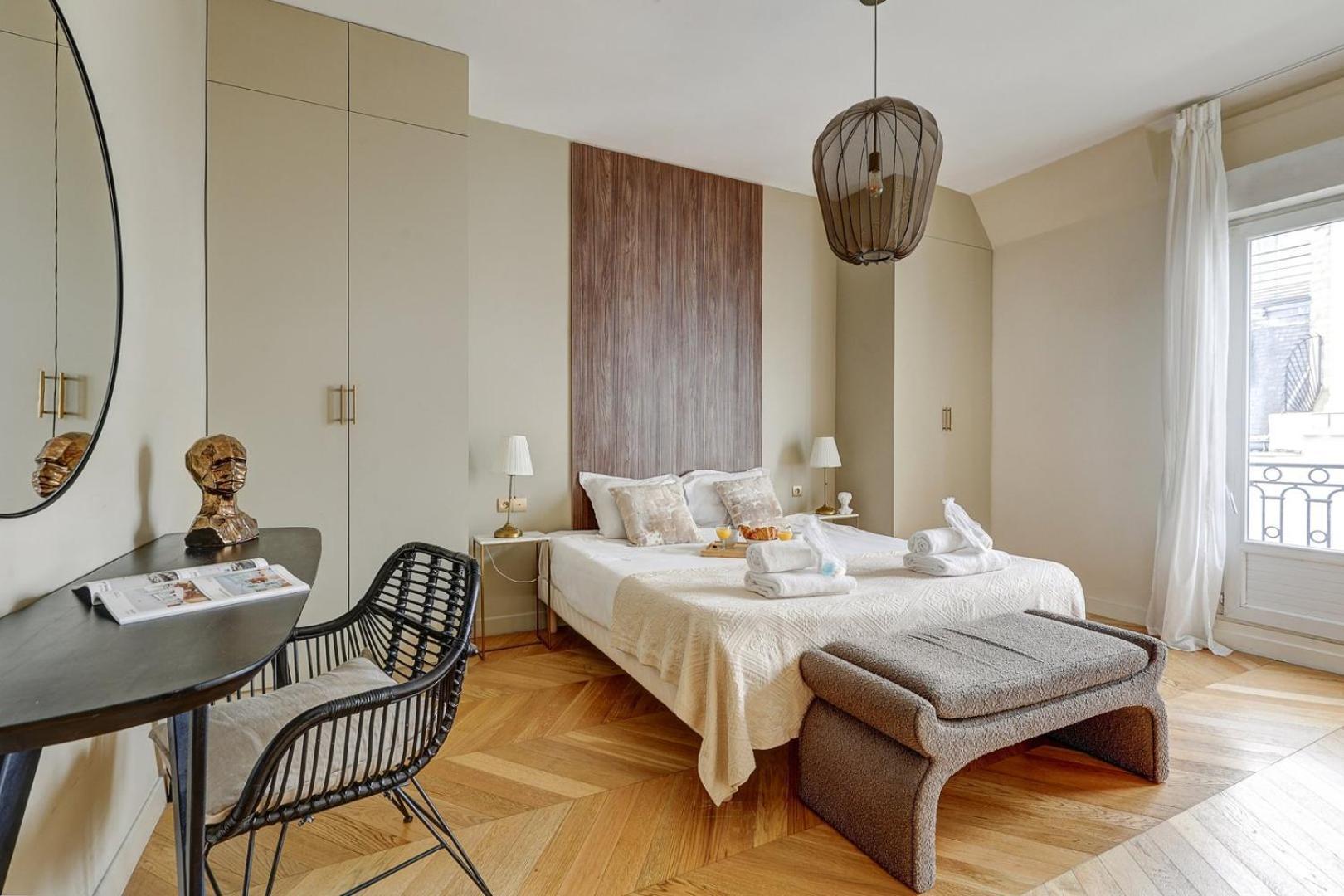 Bluestay 241 - Superb *